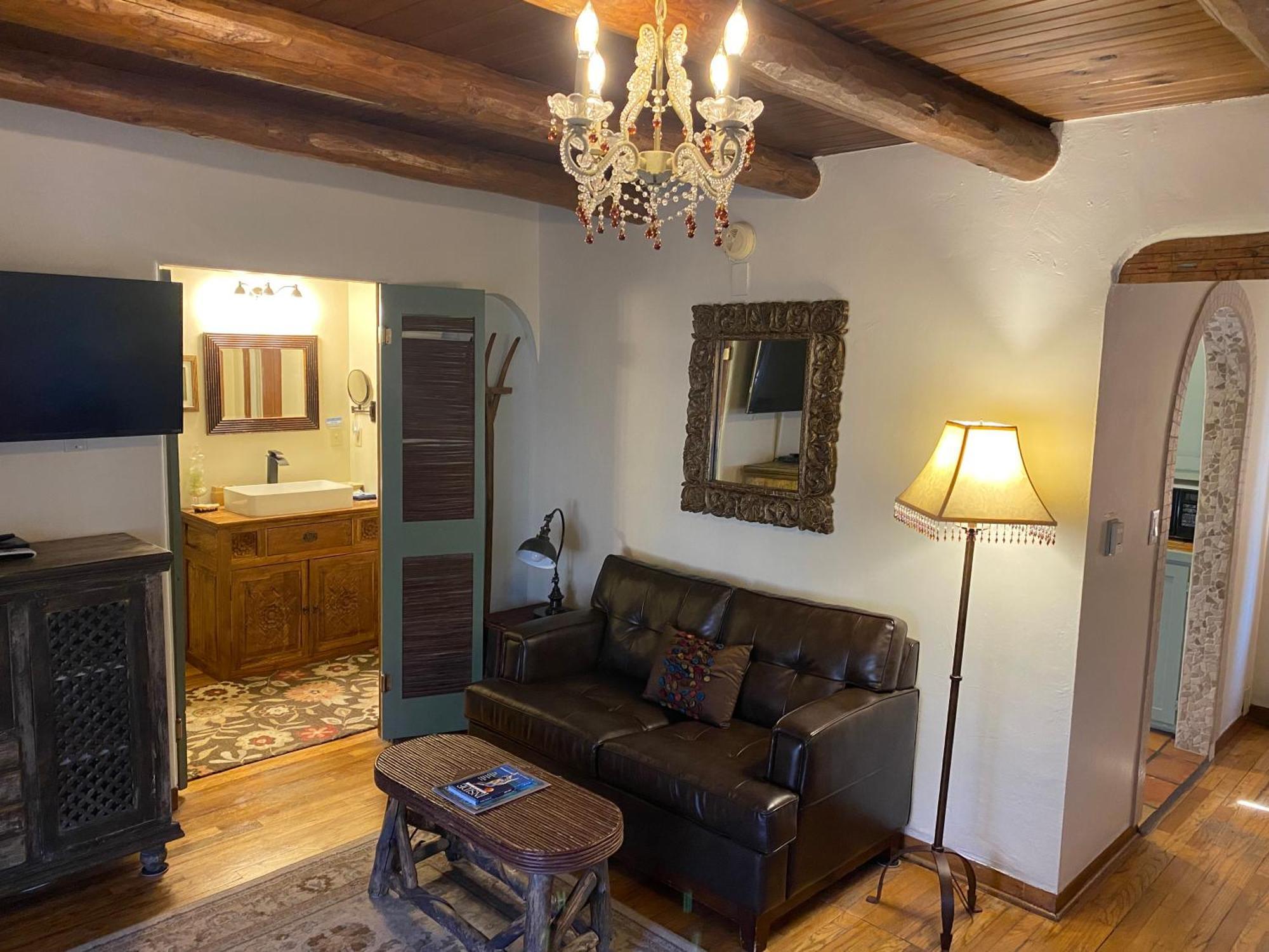 Casa De Tres Lunas/house Of Three Moons Inn 5*