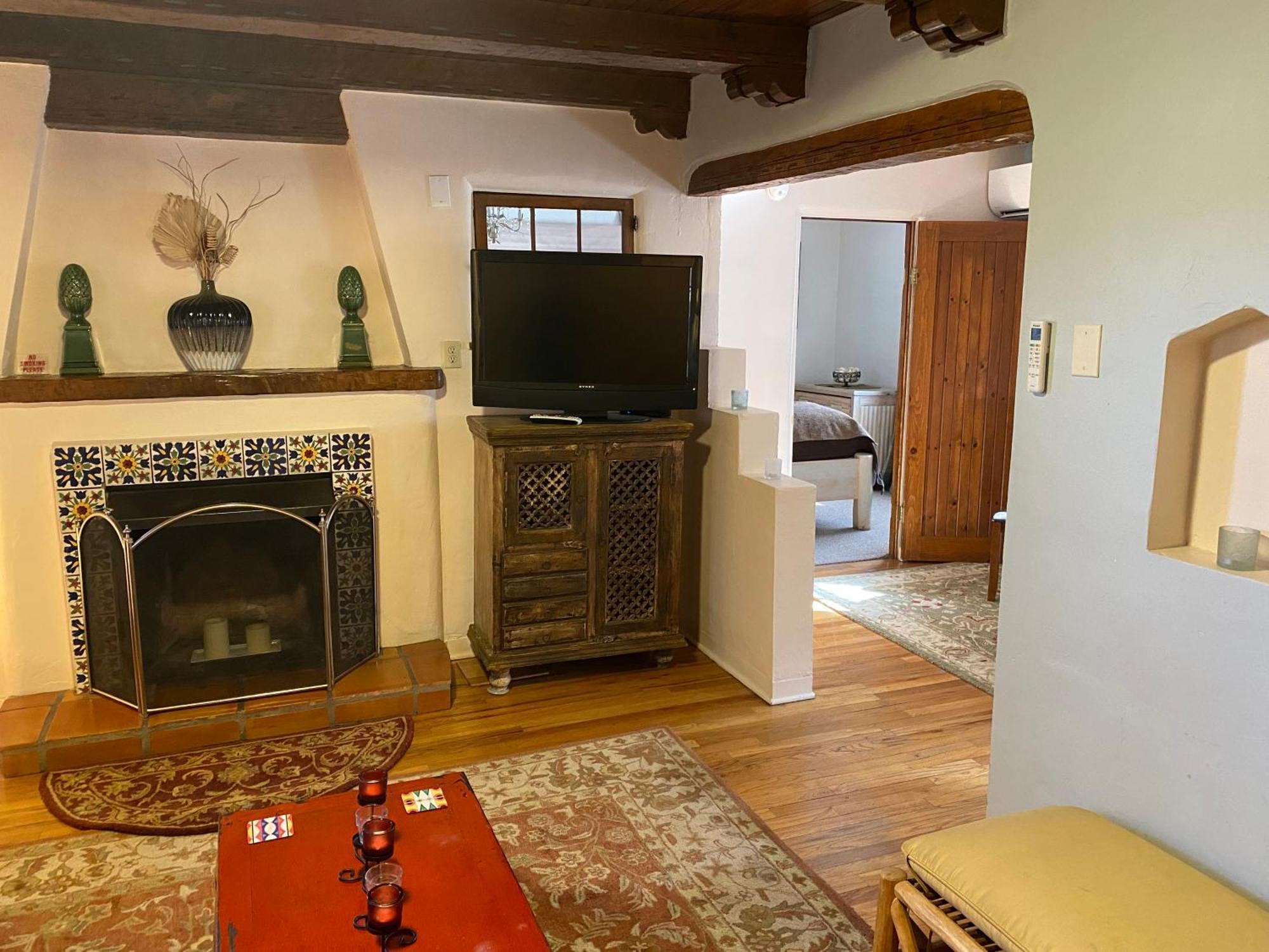 Inn Casa De Tres Lunas/house Of Three Moons Santa Fe