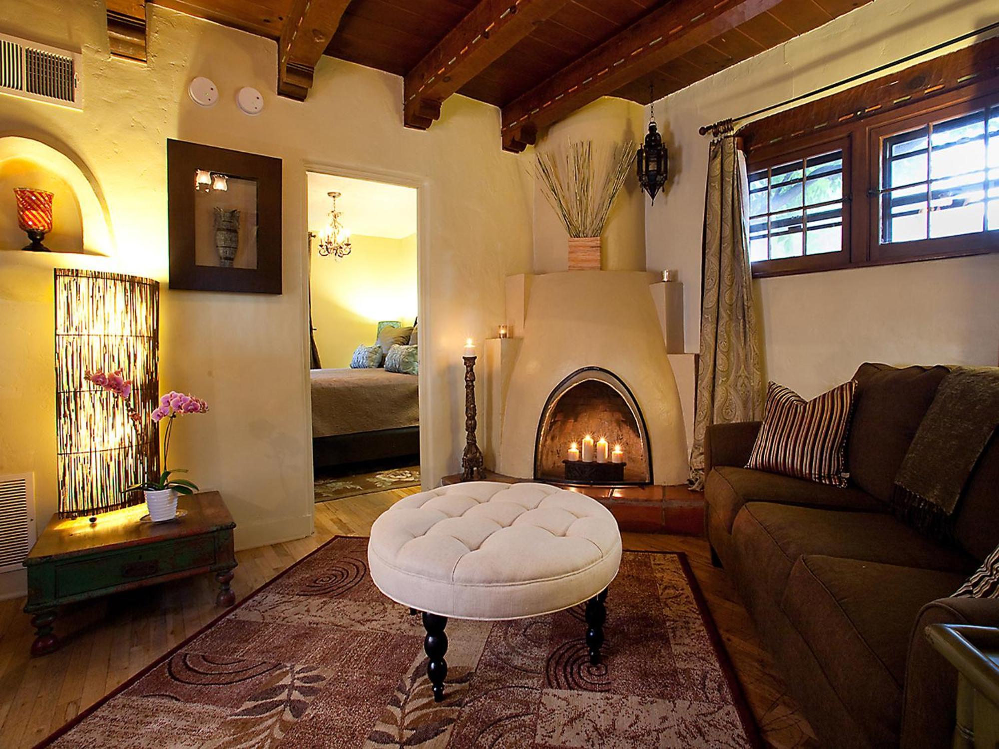 Casa De Tres Lunas/house Of Three Moons Inn Santa Fe
